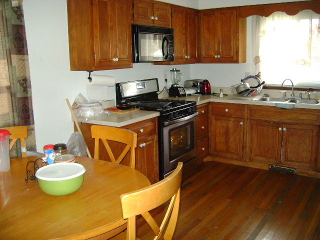 1338 Front St, Aurora, IL 60505 photo 2