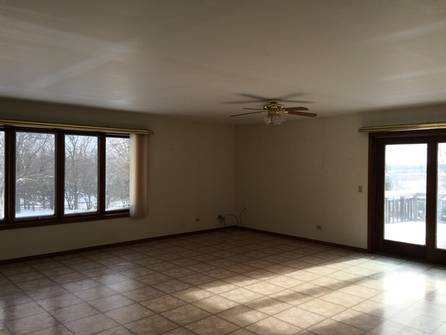 24177 W Meadow Ln, Grayslake, IL 60030 photo 3