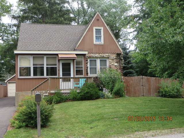 2806 Beachview Dr, Mchenry, IL 60050 photo 1