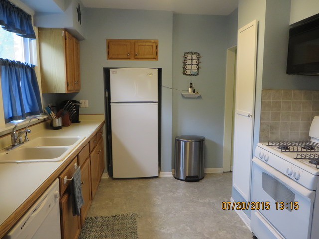 2806 Beachview Dr, Mchenry, IL 60050 photo 3