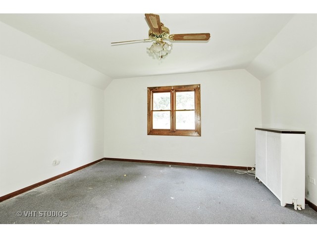 412 Hendee St, Elgin, IL 60123 photo 3