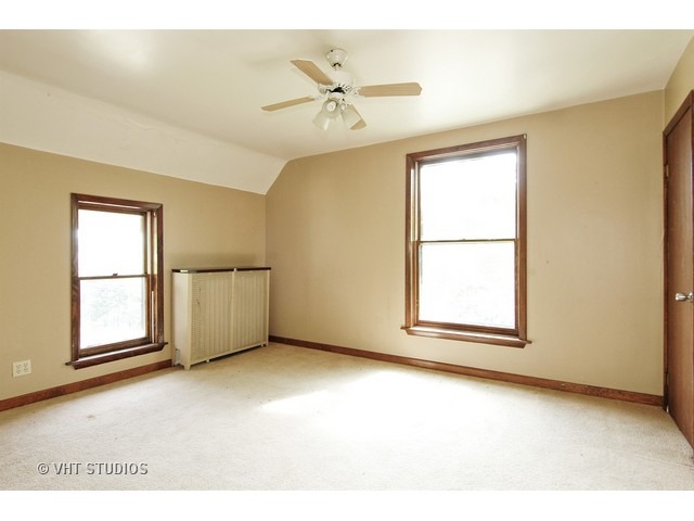 412 Hendee St, Elgin, IL 60123 photo 9