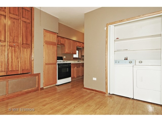 412 Hendee St, Elgin, IL 60123 photo 6
