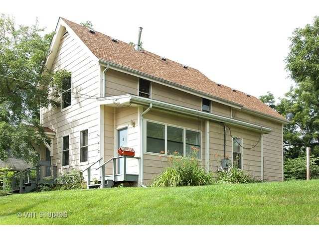 412 Hendee St, Elgin, IL 60123 photo 1