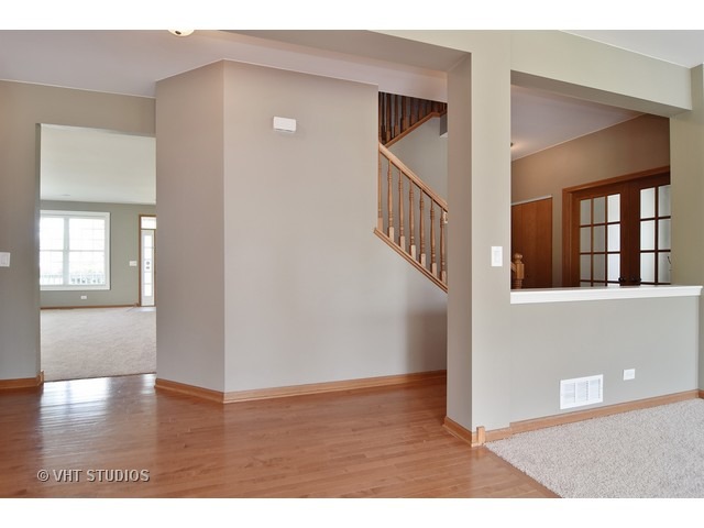 138 Stanton Dr, Bartlett, IL 60103 photo 9