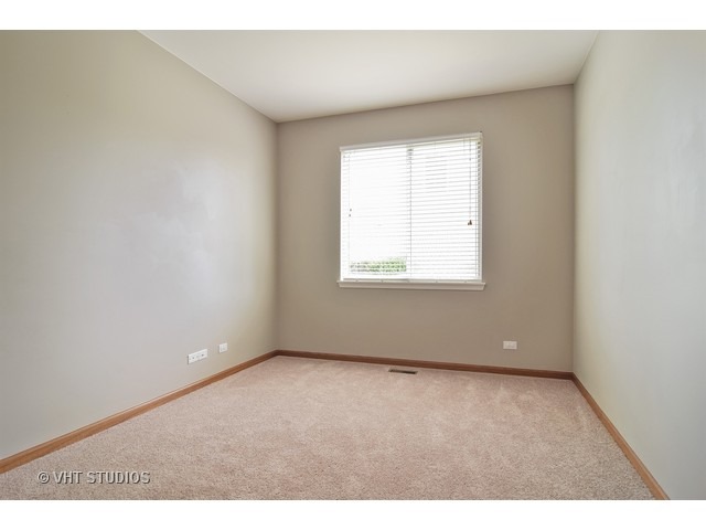 138 Stanton Dr, Bartlett, IL 60103 photo 8