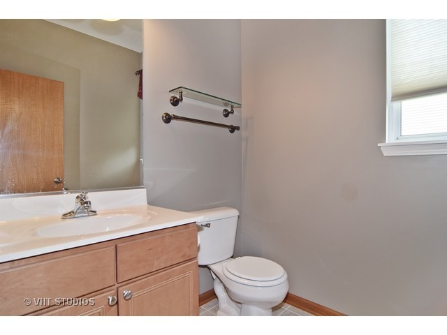 138 Stanton Dr, Bartlett, IL 60103 photo 19