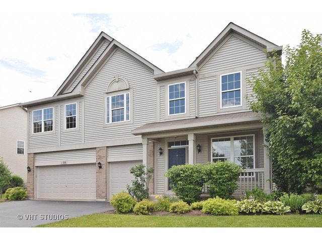 138 Stanton Dr, Bartlett, IL 60103 photo 1