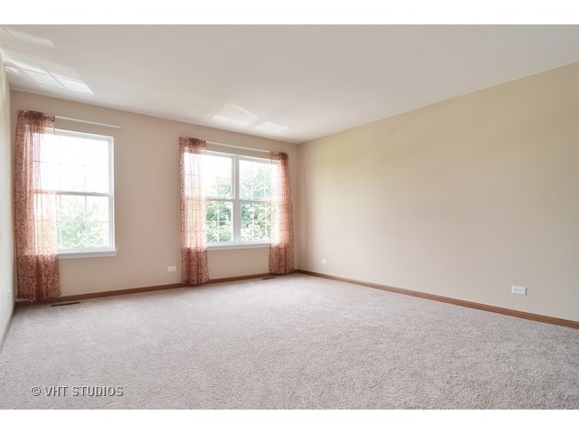 138 Stanton Dr, Bartlett, IL 60103 photo 14