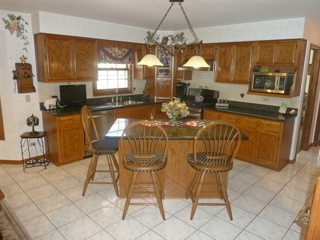 720 Red Maple Ln, Roselle, IL 60172 photo 7