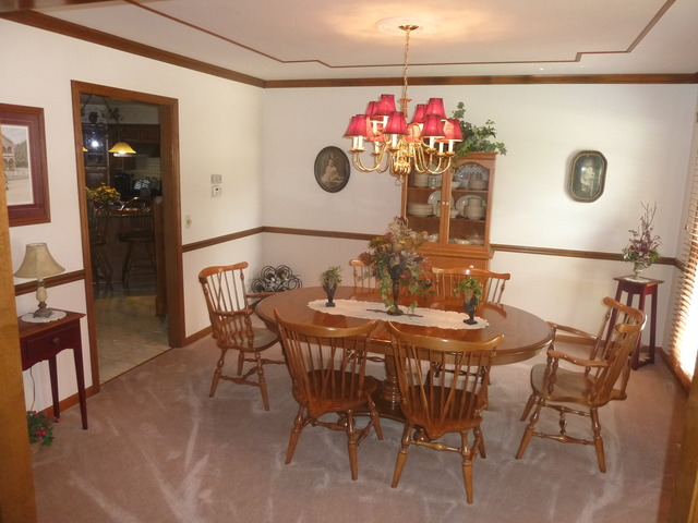 720 Red Maple Ln, Roselle, IL 60172 photo 4