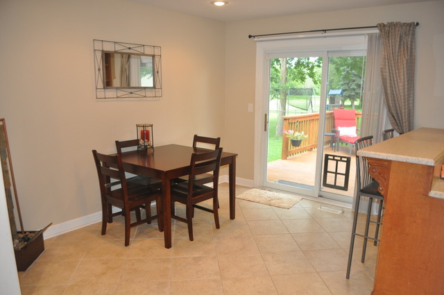 142 E Mcclellan Ct, Bartlett, IL 60103 photo 8