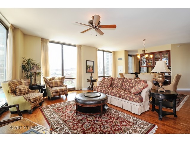 233 E 13th St #706, Chicago, IL 60605 photo 3