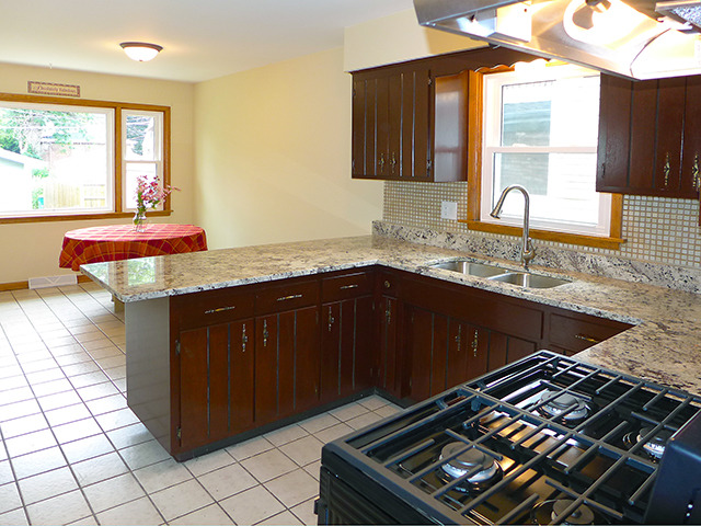 6417 34th St, Berwyn, IL 60402 photo 5