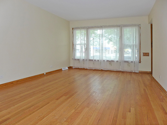 6417 34th St, Berwyn, IL 60402 photo 2