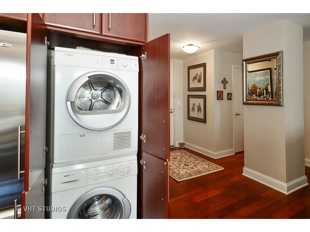 400 E Randolph St #2008, Chicago, IL 60601 photo 8
