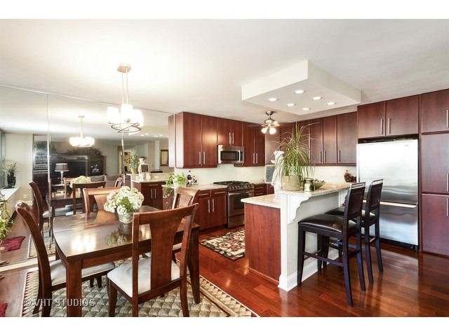 400 E Randolph St #2008, Chicago, IL 60601 photo 3
