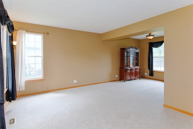 1655 Mcdowell Ave, Aurora, IL 60504 photo 3
