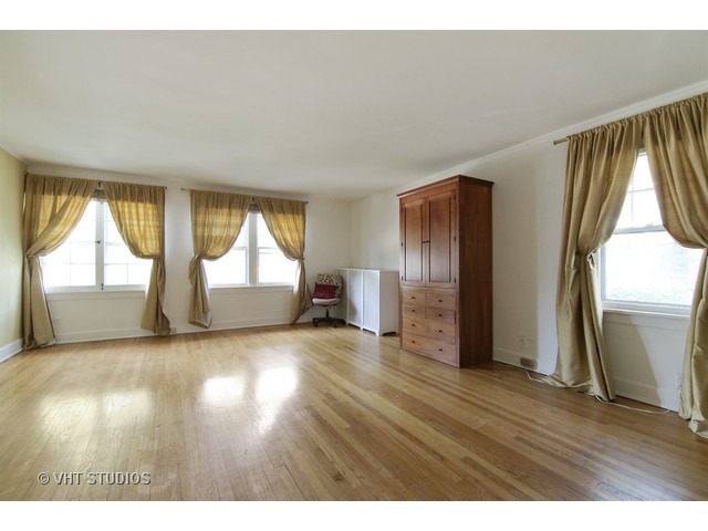 2610 Walnut Ave, Evanston, IL 60201 photo 8