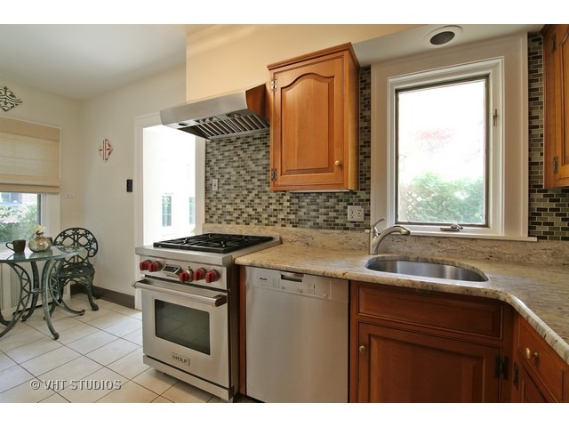 2610 Walnut Ave, Evanston, IL 60201 photo 5