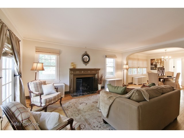 2610 Walnut Ave, Evanston, IL 60201 photo 3
