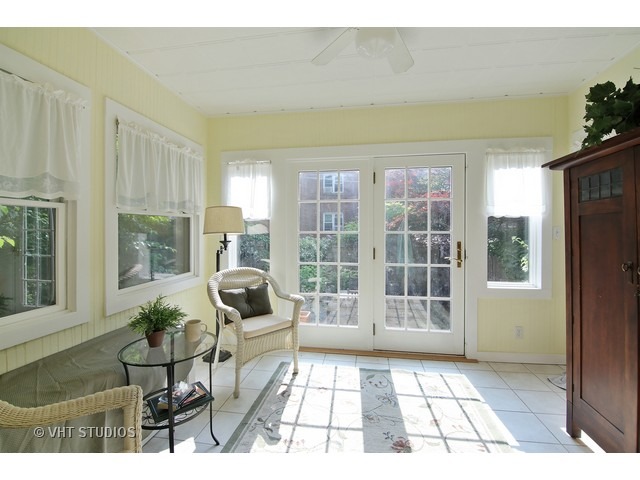2610 Walnut Ave, Evanston, IL 60201 photo 10