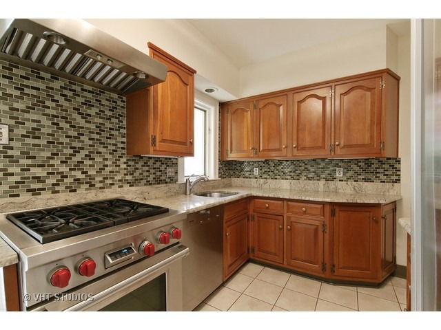2610 Walnut Ave, Evanston, IL 60201 photo 4