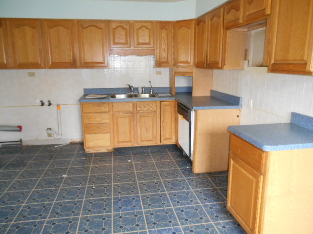 1104 E North St, Lockport, IL 60441 photo 3