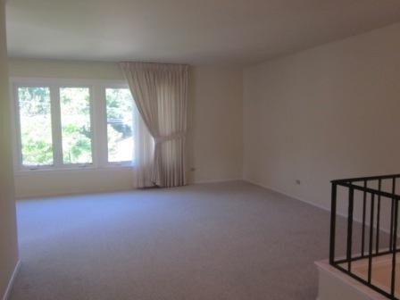 2052 E Parkview Cir, Hoffman Estates, IL 60169 photo 7