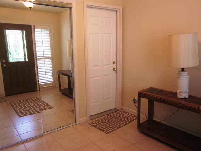 2052 E Parkview Cir, Hoffman Estates, IL 60169 photo 13