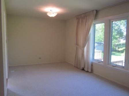 2052 E Parkview Cir, Hoffman Estates, IL 60169 photo 6