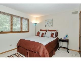 18 Greenridge Rd, Elgin, IL 60120 photo 9