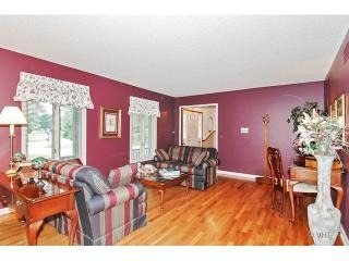 18 Greenridge Rd, Elgin, IL 60120 photo 1