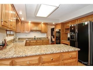 18 Greenridge Rd, Elgin, IL 60120 photo 3