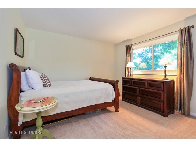 855 Warwick Rd, Deerfield, IL 60015 photo 14