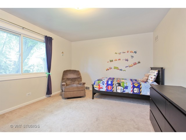 855 Warwick Rd, Deerfield, IL 60015 photo 13