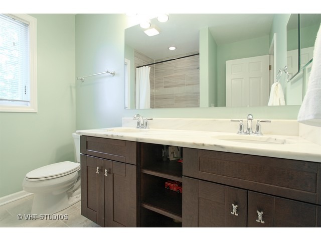 855 Warwick Rd, Deerfield, IL 60015 photo 15