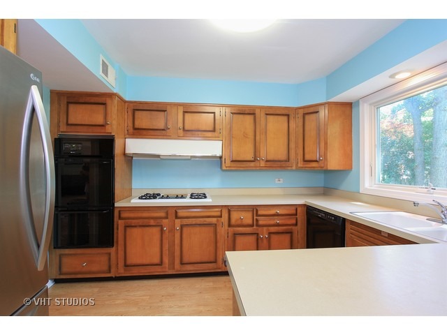855 Warwick Rd, Deerfield, IL 60015 photo 6