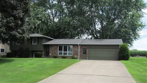 201 E 6th St, Mendota, IL 61342 photo 1