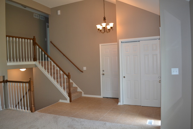 631 Darien Ct, Hoffman Estates, IL 60169 photo 5