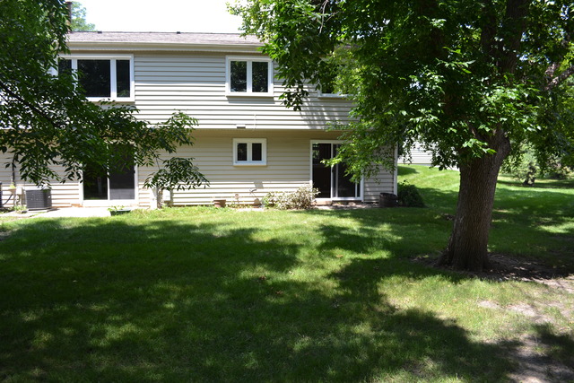 631 Darien Ct, Hoffman Estates, IL 60169 photo 17