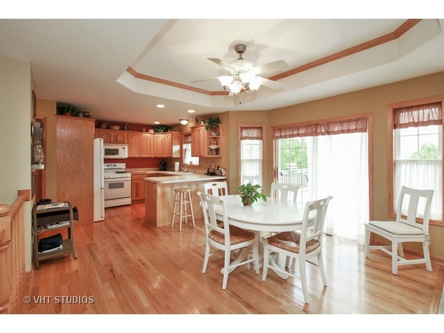317 W Ashton Dr, Maple Park, IL 60151 photo 5