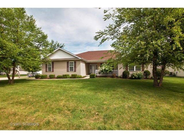 317 W Ashton Dr, Maple Park, IL 60151 photo 1