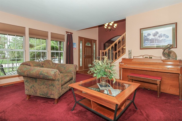 677 Morning Glory Ln, Bartlett, IL 60103 photo 4