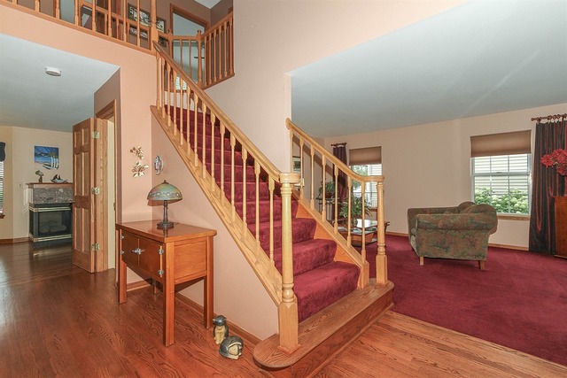 677 Morning Glory Ln, Bartlett, IL 60103 photo 2