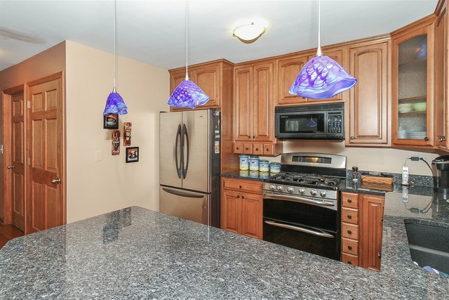 677 Morning Glory Ln, Bartlett, IL 60103 photo 8