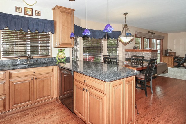 677 Morning Glory Ln, Bartlett, IL 60103 photo 7