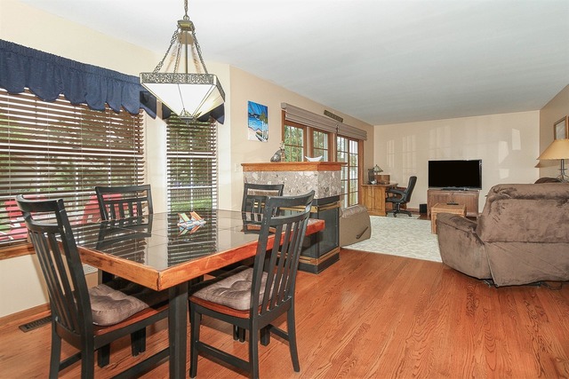 677 Morning Glory Ln, Bartlett, IL 60103 photo 9