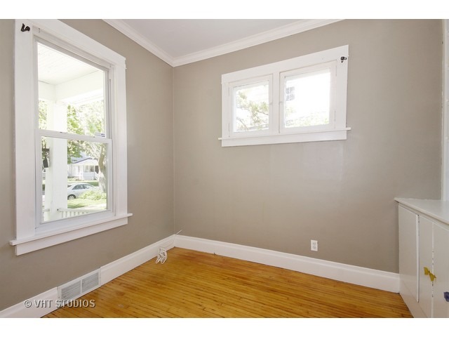 140 S Commonwealth Ave, Aurora, IL 60506 photo 5