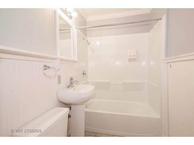 140 S Commonwealth Ave, Aurora, IL 60506 photo 12